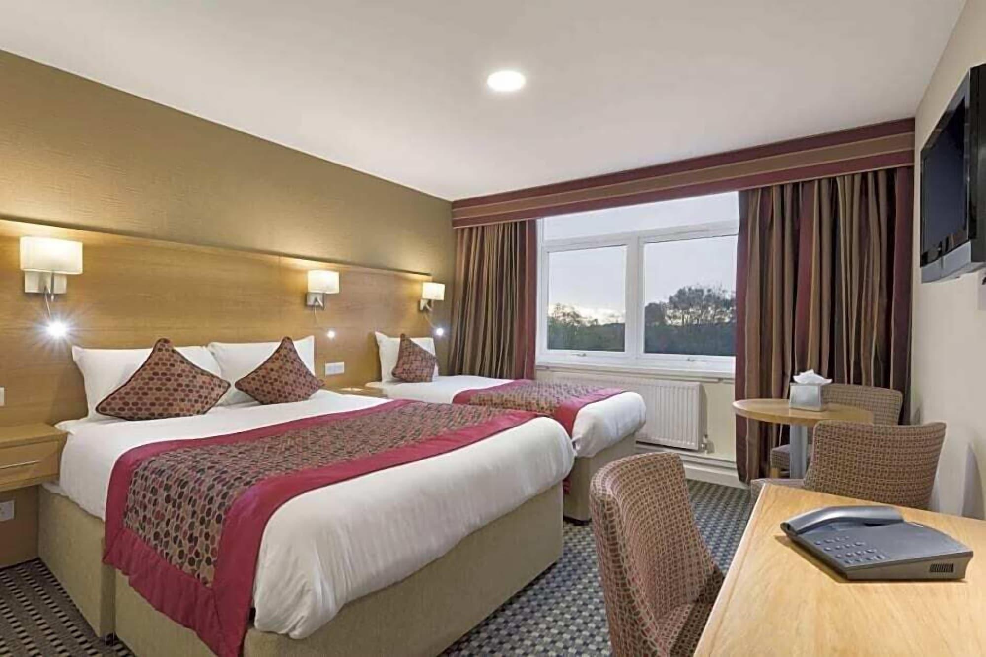 Park Hall Hotel And Spa Wolverhampton Exterior foto
