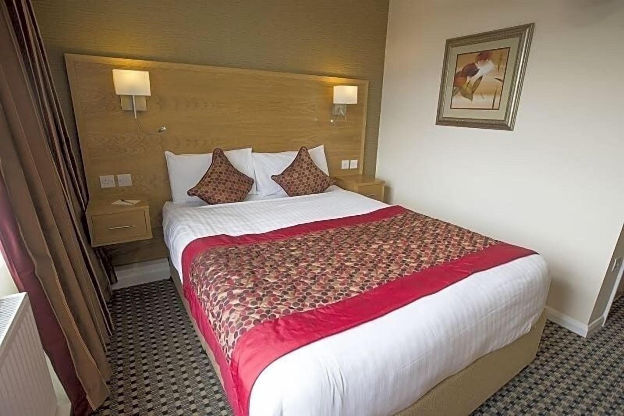 Park Hall Hotel And Spa Wolverhampton Exterior foto