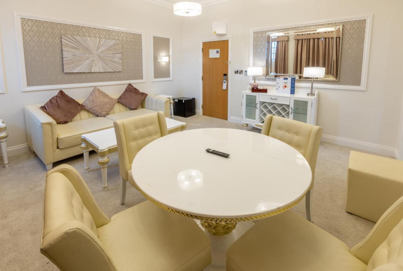 Park Hall Hotel And Spa Wolverhampton Exterior foto