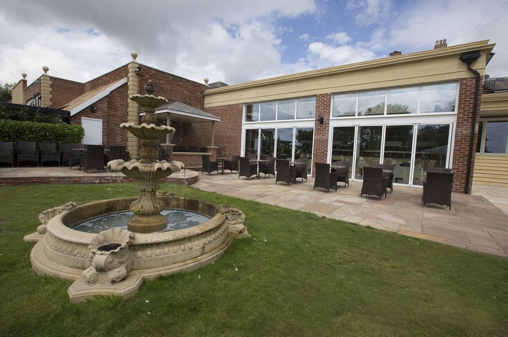 Park Hall Hotel And Spa Wolverhampton Exterior foto